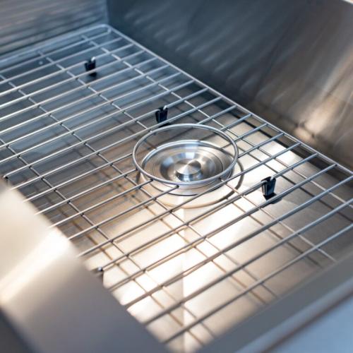 Summerset Grills 32 Inch Outdoor Rated Stainless Steel Farmhouse Sink Package