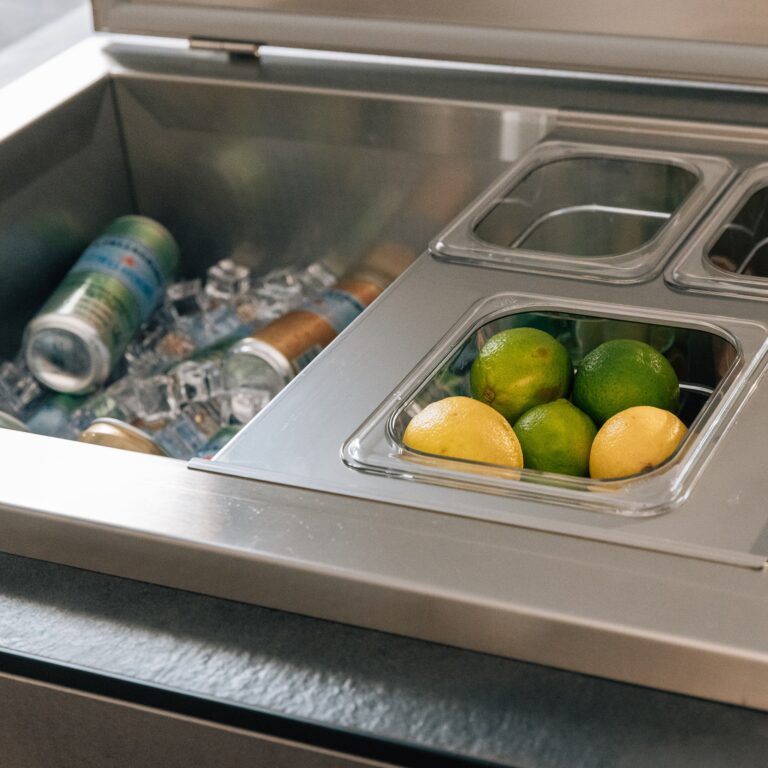 Summerset Grills 28 Inch Stainless Steel Drop In Ice Bin Cooler with Removable Lid   40 Lb