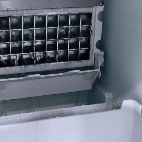 TrueFlame 15 Inch UL Outdoor Rated Ice Maker with Stainless Door   50 lb