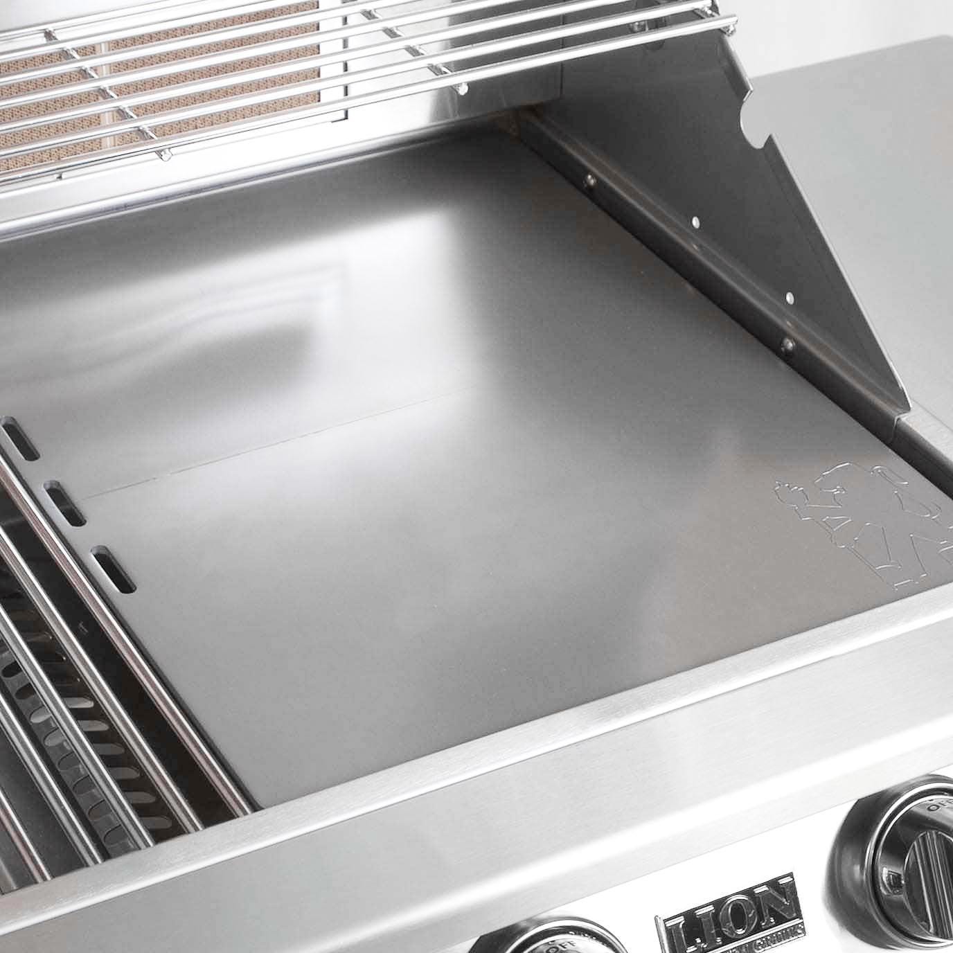 Lion Prominent Q 6 Foot BBQ Island With Lion L75000 32 Inch Natural Gas Grill
