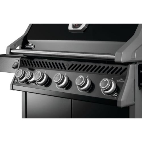 Napoleon Rogue PRO 625 Natural Gas Grill with Infrared Side Burner   Black