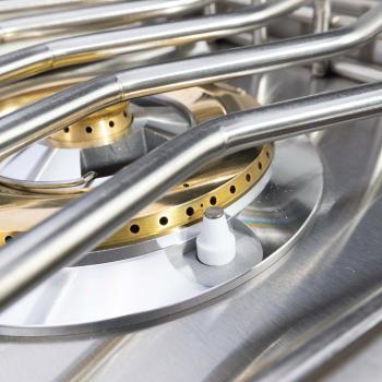 Coyote 15 000 BTU Built In Gas Single Side Burner with Removable Lid Detail350