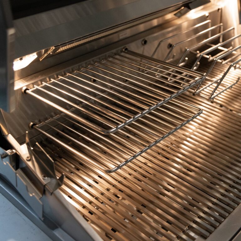 Summerset Grills Quest 36 Inch 3 Burner Built In Propane Gas Grill with Rear Infrared Burner