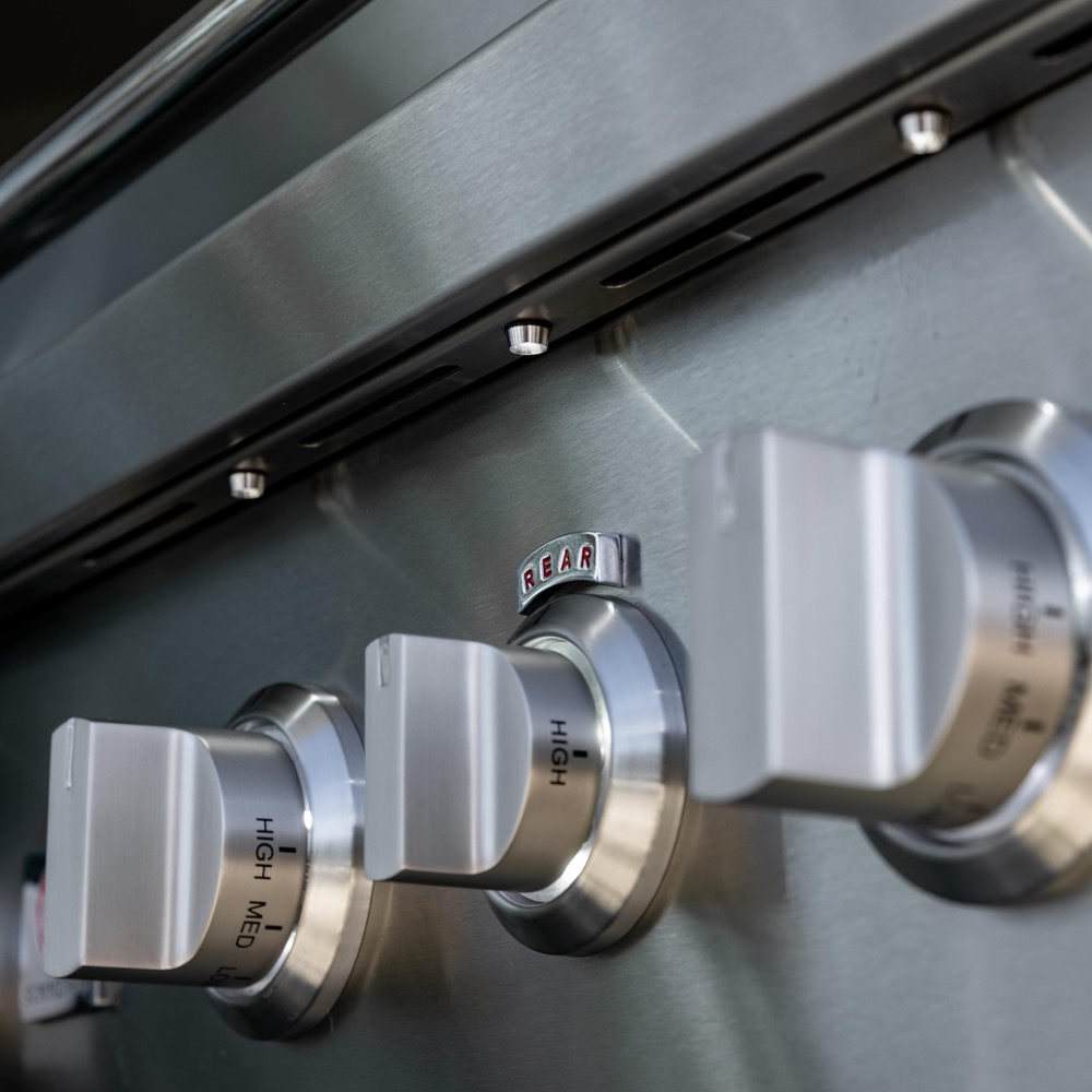 Summerset Grills TRL Pro 32 Inch 3 Burner Freestanding Propane Gas Grill with Rear Infrared Burner on Standard Cart