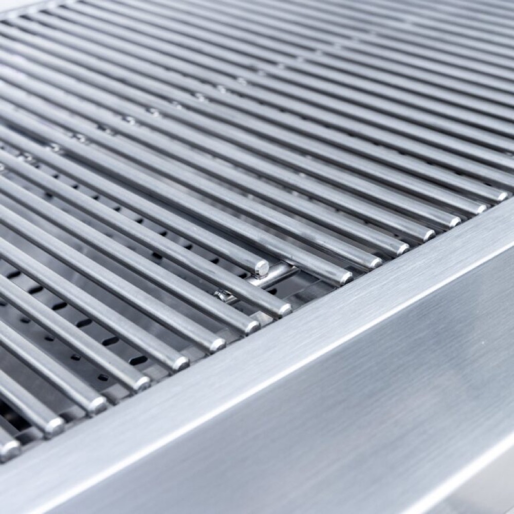 Summerset Grills Sizzler 32 Inch 4 Burner Built In Propane Gas Grill