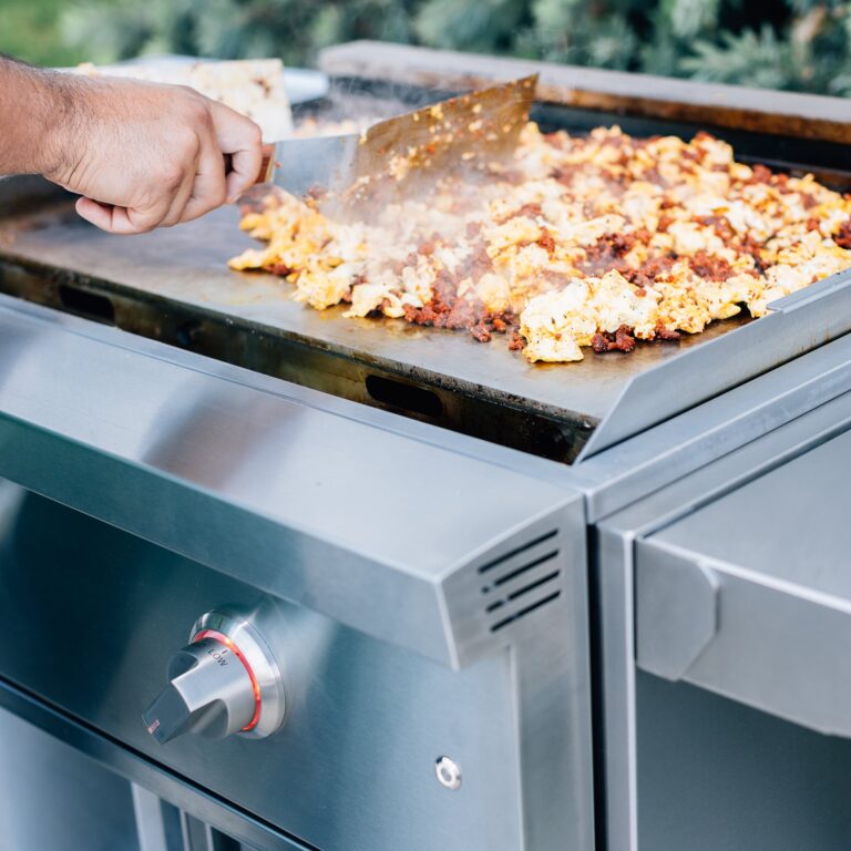 Summerset Grills Pro Series 30 Inch 2 Burner Built In Natural Gas Commercial Style Flat Top Griddle