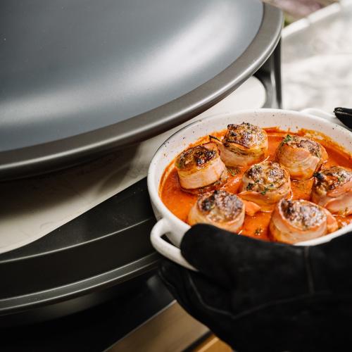 Everdure by Heston KILN R Series 2 Burner Propane Gas Powered Countertop Pizza Oven   Graphite