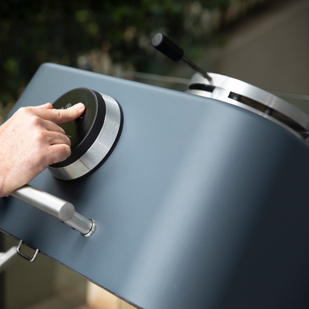 Everdure by Heston 4K 18 Inch Bluetooth Connected Cast Aluminum Charcoal Kamado Grill with Electric Ignition   Graphite