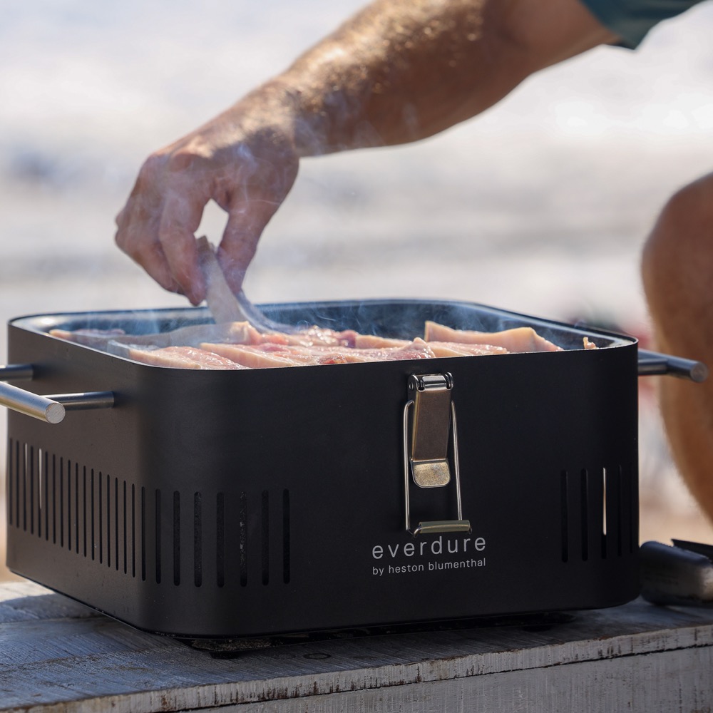 Everdure by Heston CUBE 17 Inch Portable Charcoal Grill   Black