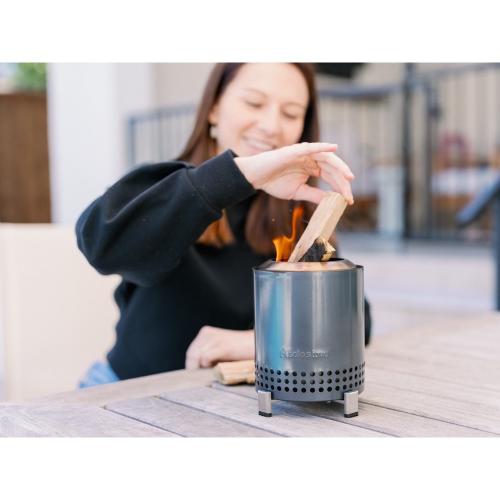 Solo Stove Mesa XL 7 Inch Round Stainless Steel Wood Burning Tabletop Fire Pit   Gunmetal
