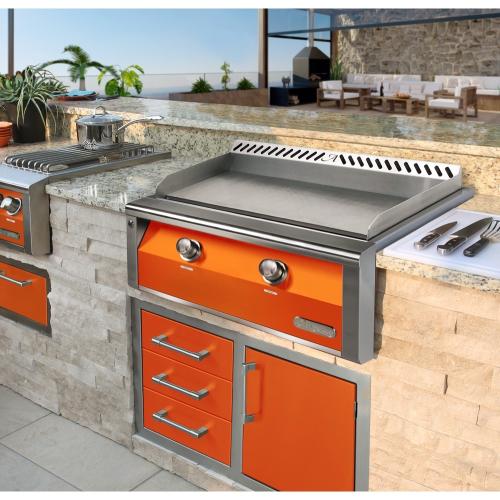 Alfresco Grills 30 Inch 2 Burner Built In Natural Gas Commercial Style Flat Top Griddle   Luminous Orange