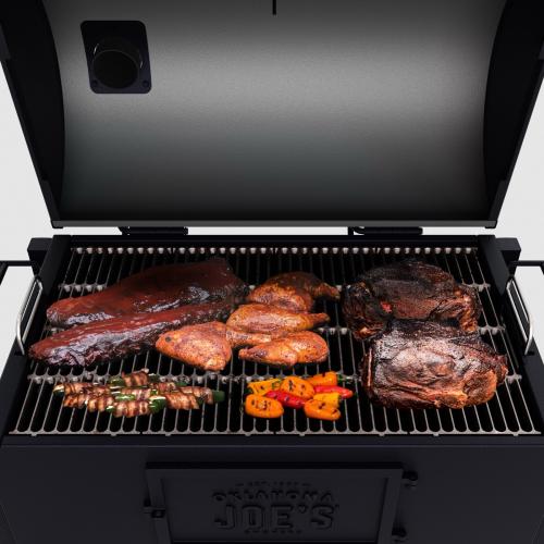 Oklahoma Joes 30 Inch Judge Charcoal Grill