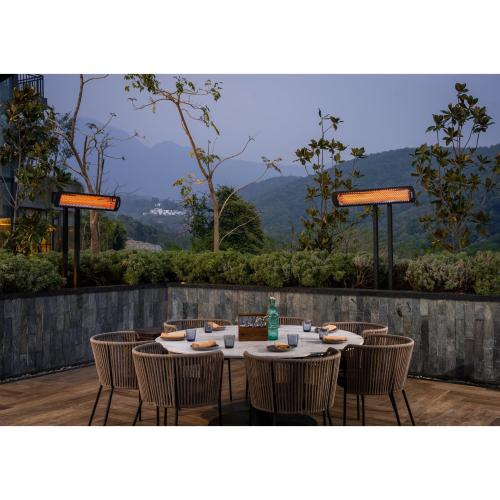 Bromic Heating Tungsten Smart Heat 56 Inch 3000W 208V Electric Patio Heater   Black