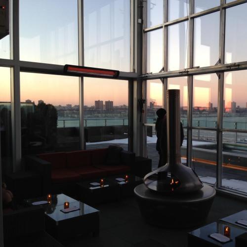 Bromic Heating Tungsten Smart Heat 56 Inch 3000W 208V Electric Patio Heater   Black