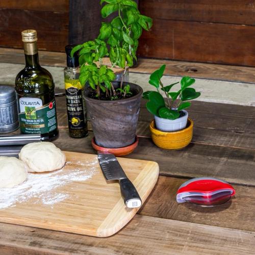 WPPO Deluxe Roller Pizza Cutter With Removable Safety Shield